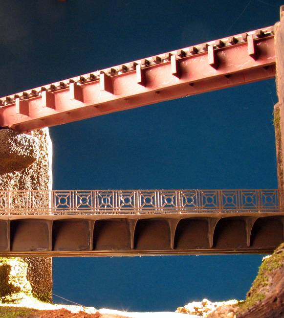 Blechträgerbrücke und Stahlträgerbrücke Seitenansicht